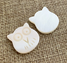 Mother of Pearl Owl Charm Sku#M611