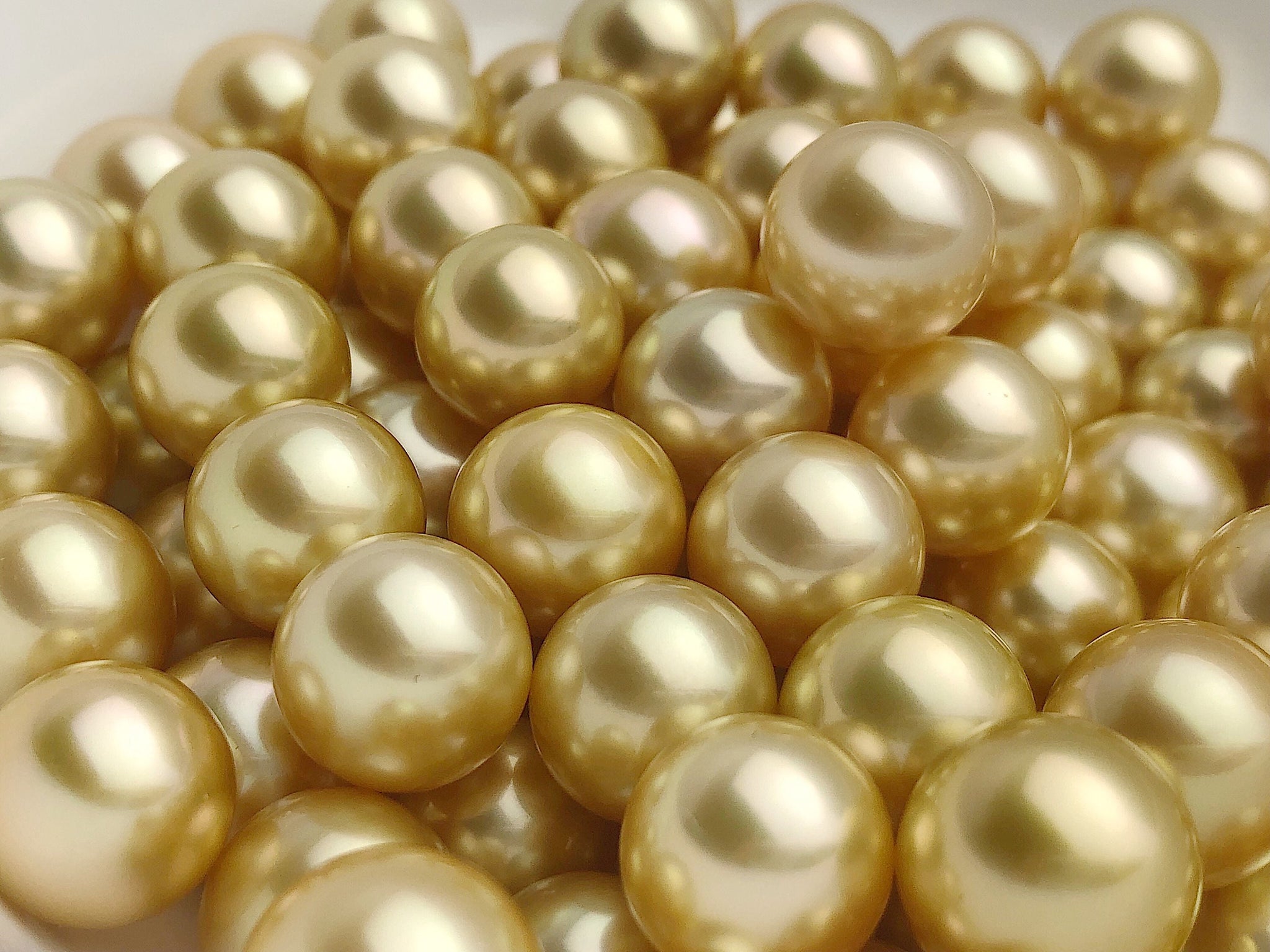 Top Quality Golden South Sea Loose Pearls, Round, 12mm - 12.9mm, AAA+ –  Aloha Pearls & Schwartz