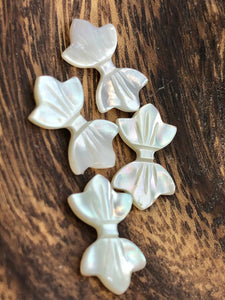 Mother Of Pearl Bow Sku#M132