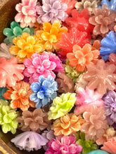 Mother Of Pearl Flower Beads, Sku#M683