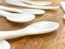 White South Sea Mother Of Pearl Spoon Beads, Sku#M418