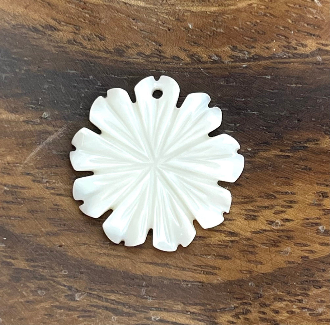 Mother Of Pearl White Flower, Sku#M431