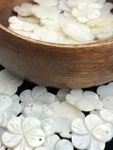 White South Sea Mother Of Pearl Flower Sku#M430