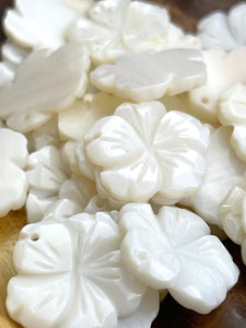 Mother Of Pearl White Flower Beads, Sku#M423