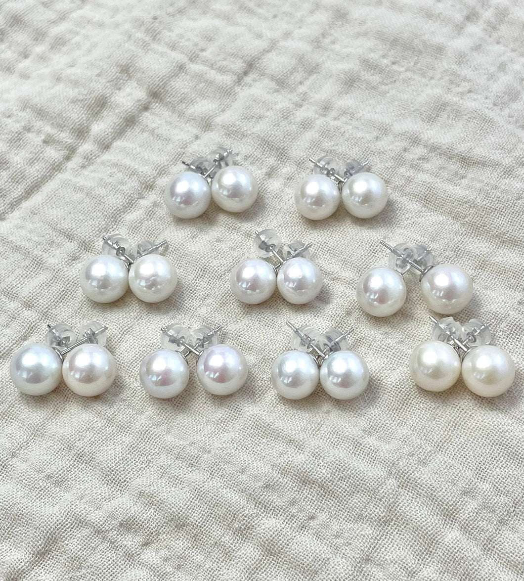 Stunning pearl earring studs, SKU# 2017
