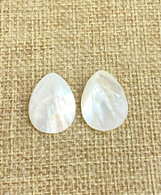 Mother of Pearl Charm Sku#M466